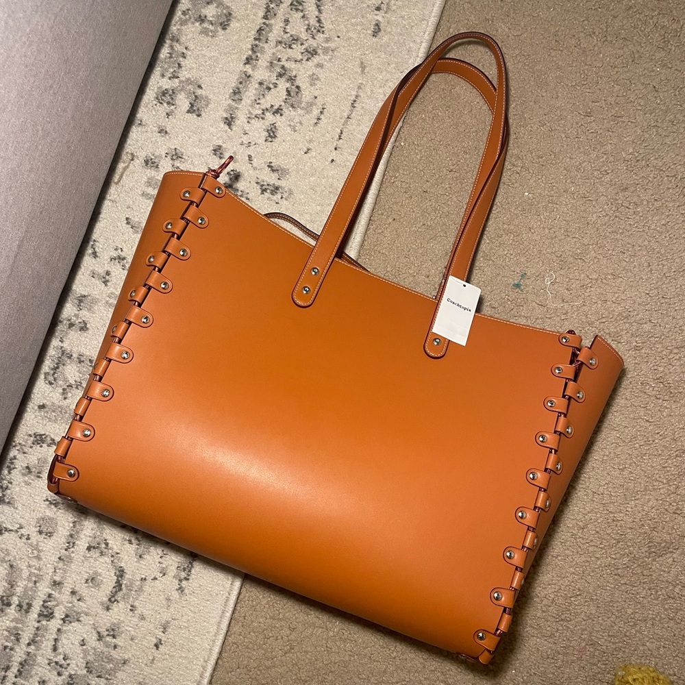 COACHTOPIA 🤎 Coach large Brown Amber Leather river lace up Tote Bag w/ Pouch NWT - Picture 9 of 16
